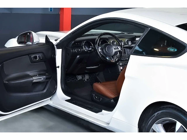 Ford mustang coupe 3,7l v6 - 2017 - afbeelding 50 van  84