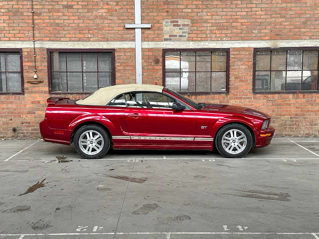 Ford mustang gt cabriolet 4.6 v8 305pk 2006 youngtimer - afbeelding 7 van  47