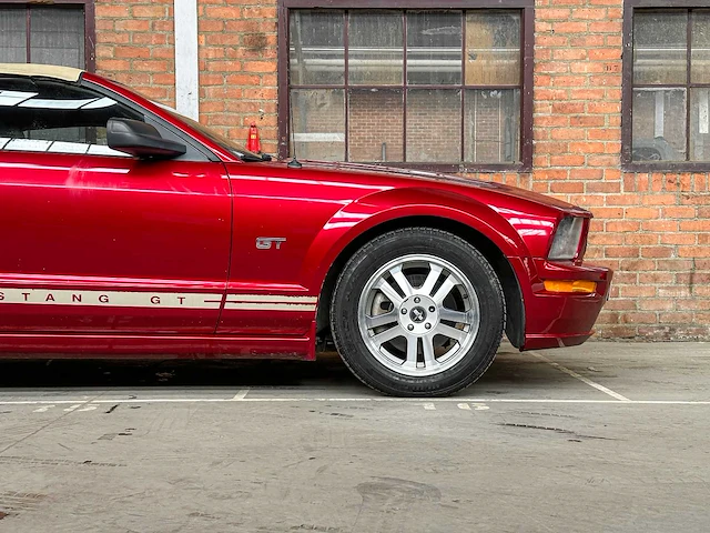 Ford mustang gt cabriolet 4.6 v8 305pk 2006 youngtimer - afbeelding 9 van  47