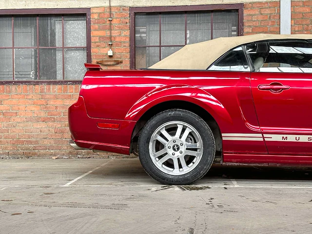 Ford mustang gt cabriolet 4.6 v8 305pk 2006 youngtimer - afbeelding 10 van  47
