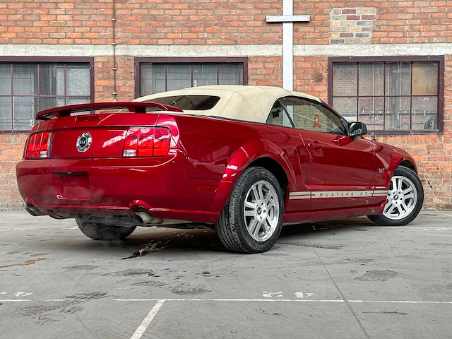 Ford mustang gt cabriolet 4.6 v8 305pk 2006 youngtimer - afbeelding 13 van  47