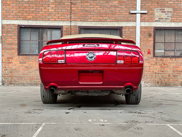 Ford mustang gt cabriolet 4.6 v8 305pk 2006 youngtimer - afbeelding 17 van  47