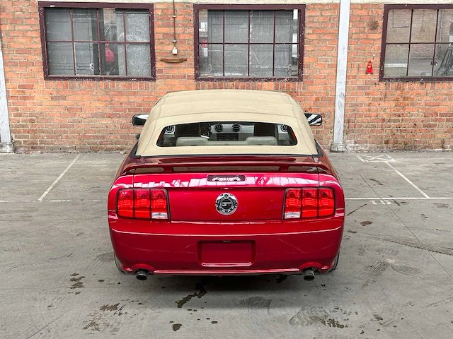 Ford mustang gt cabriolet 4.6 v8 305pk 2006 youngtimer - afbeelding 19 van  47