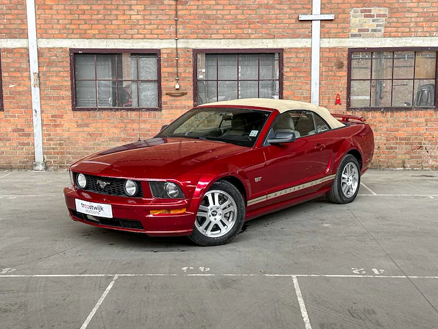 Ford mustang gt cabriolet 4.6 v8 305pk 2006 youngtimer - afbeelding 12 van  47