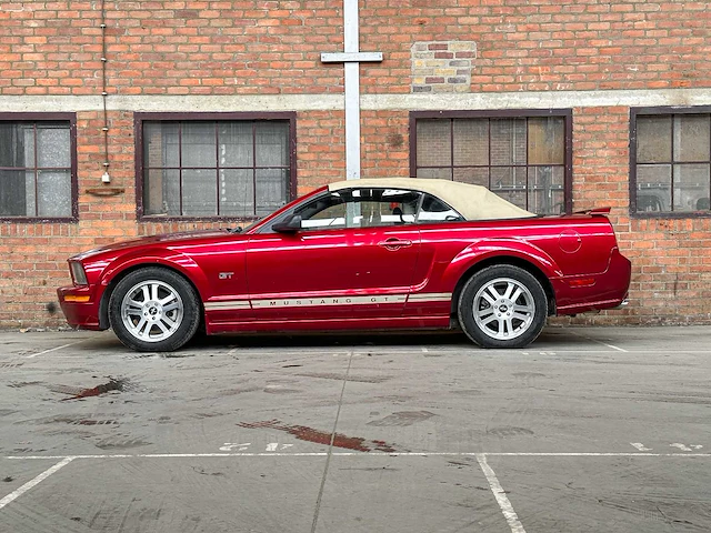 Ford mustang gt cabriolet 4.6 v8 305pk 2006 youngtimer - afbeelding 24 van  47