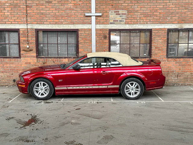 Ford mustang gt cabriolet 4.6 v8 305pk 2006 youngtimer - afbeelding 25 van  47