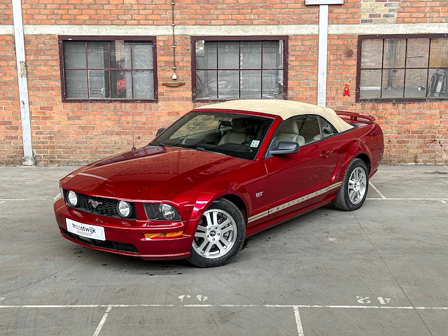 Ford mustang gt cabriolet 4.6 v8 305pk 2006 youngtimer - afbeelding 23 van  47