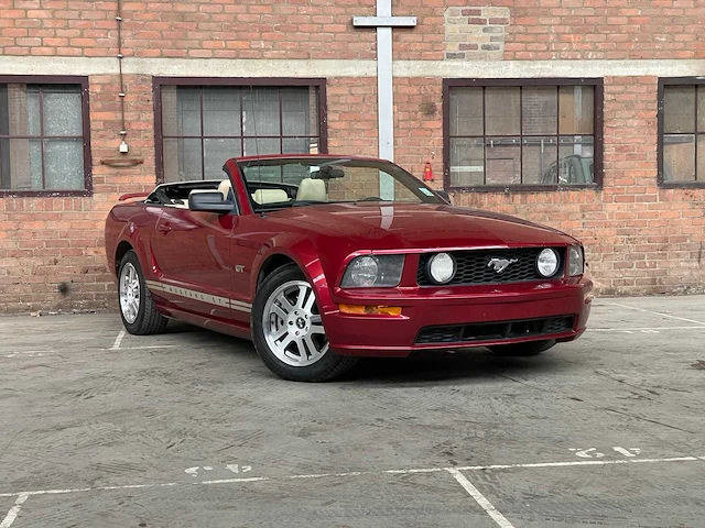 Ford mustang gt cabriolet 4.6 v8 305pk 2006 youngtimer - afbeelding 34 van  47