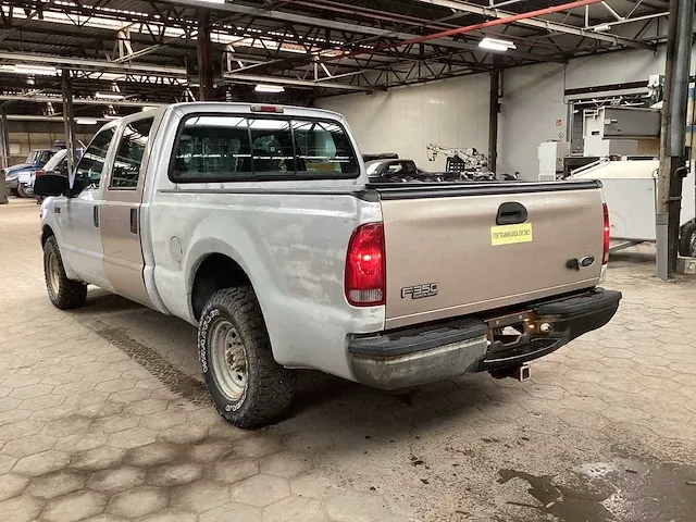 Ford pickup f 350 personenauto - afbeelding 11 van  16