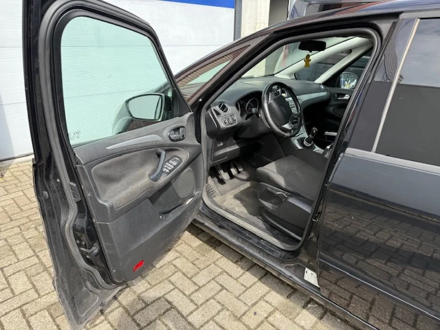 Ford s-max met kenteken 06-jtv-1 - afbeelding 2 van  16