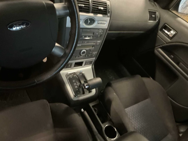 Ford sedan mondeo personenauto - afbeelding 9 van  15