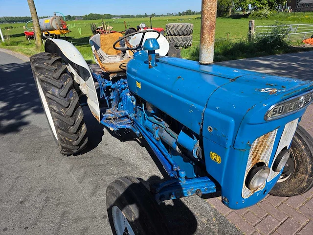 Ford super dexta oldtimer tractor - afbeelding 2 van  22
