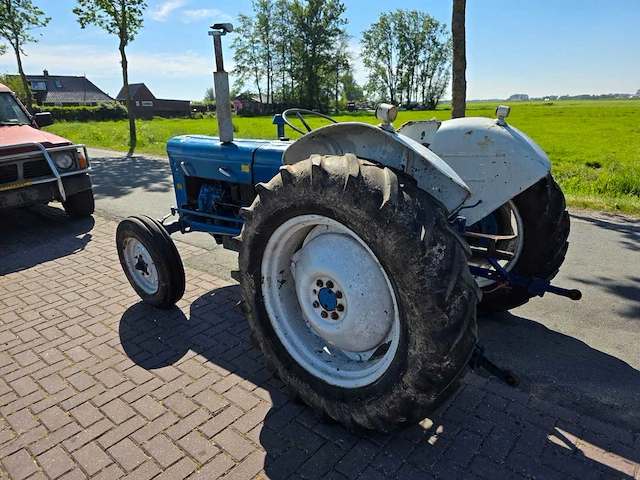 Ford super dexta oldtimer tractor - afbeelding 8 van  22