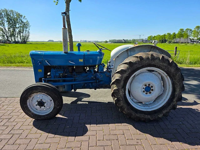 Ford super dexta oldtimer tractor - afbeelding 11 van  22