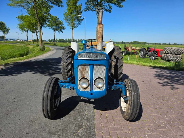 Ford super dexta oldtimer tractor - afbeelding 17 van  22