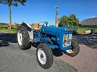 Ford super dexta oldtimer tractor - afbeelding 18 van  22