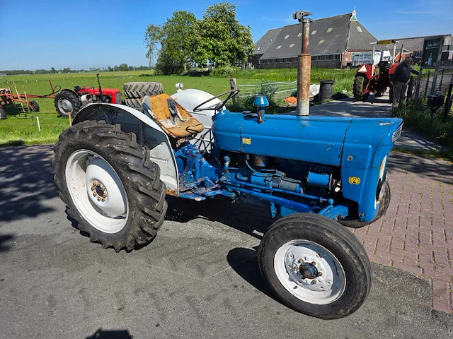 Ford super dexta oldtimer tractor - afbeelding 20 van  22