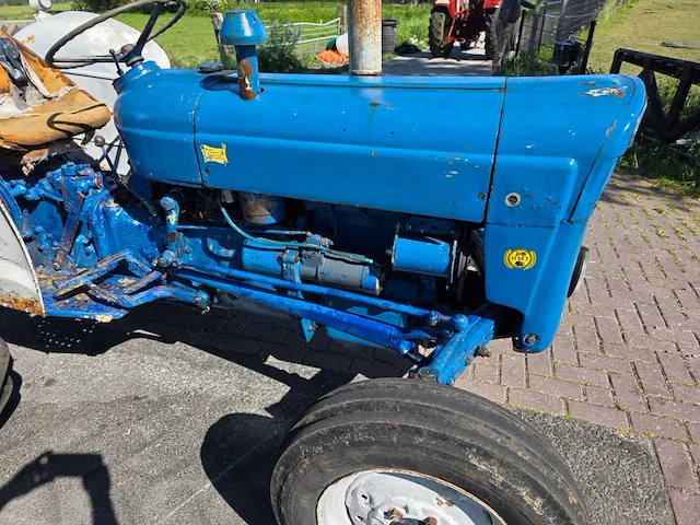 Ford super dexta oldtimer tractor - afbeelding 22 van  22