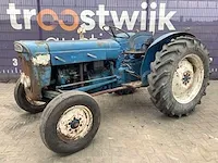 Ford super dexta tweewielaangedreven landbouwtractor - afbeelding 1 van  10