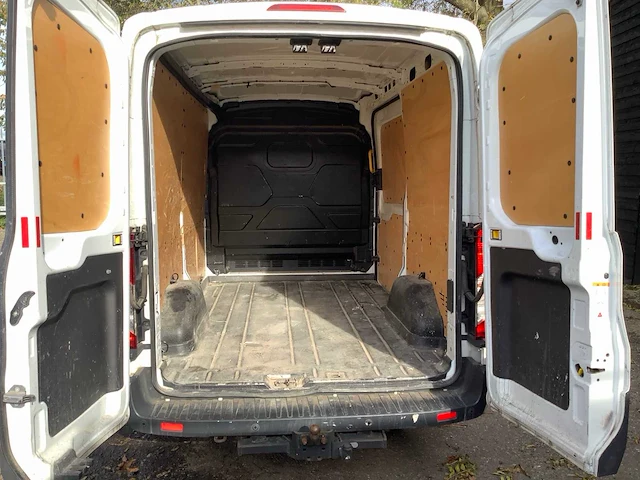 Ford transit bedrijfswagen - afbeelding 13 van  14
