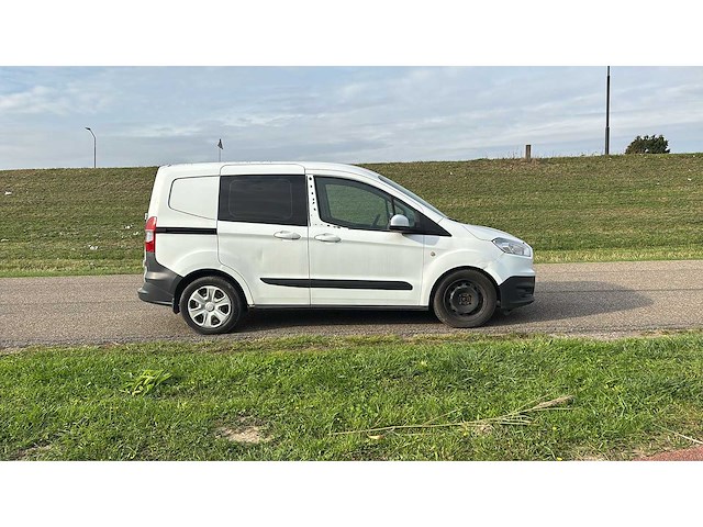 Ford transit courier 1.5 tdci trend | v-252-pj i - afbeelding 10 van  13