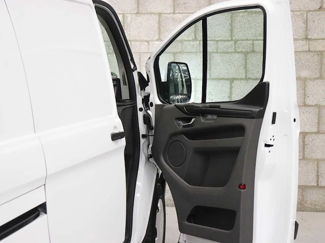Ford transit custom 280 2.0 tdci l1h2 trend - vans | vnt-46-b - afbeelding 15 van  25
