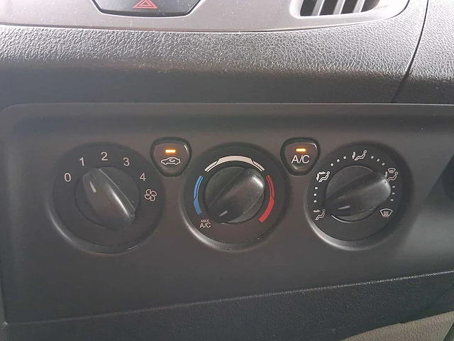 Ford transit custom 290 2.2 tdci l2h1tdc | vh-710-x - afbeelding 17 van  35