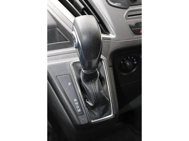 Ford transit custom automaat diesel met kenteken v-642-nb. datum eerste toelating 13-04-2018. - afbeelding 2 van  16