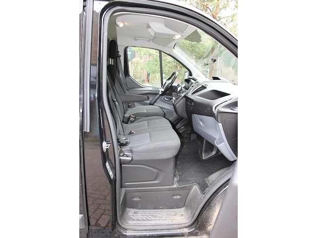 Ford transit custom automaat diesel met kenteken v-642-nb. datum eerste toelating 13-04-2018. - afbeelding 5 van  16