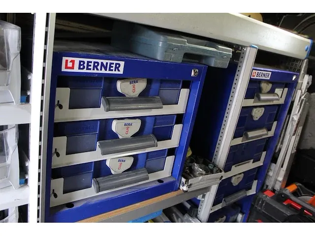 Ford transit custom met kenteken vv-778-d. datum eerste toelating 29-03-2016. - afbeelding 13 van  20