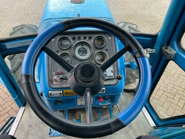Ford tw-20 vierwielaangedreven landbouwtractor - afbeelding 13 van  28