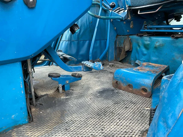 Ford tw-20 vierwielaangedreven landbouwtractor - afbeelding 16 van  28