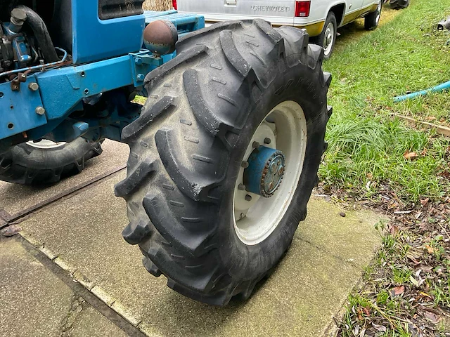 Ford tw-20 vierwielaangedreven landbouwtractor - afbeelding 20 van  28