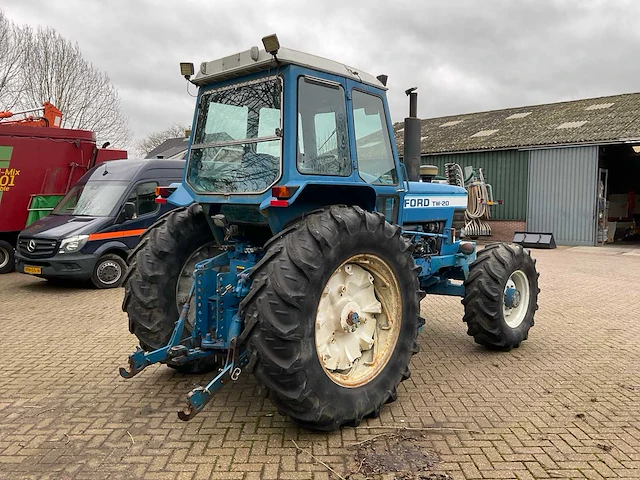 Ford tw-20 vierwielaangedreven landbouwtractor - afbeelding 22 van  28