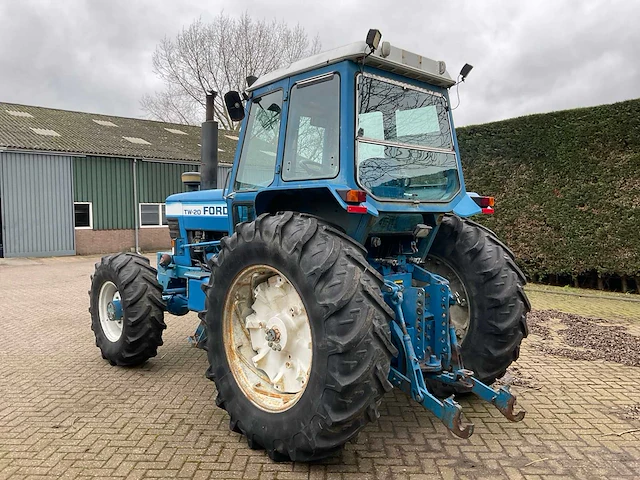 Ford tw-20 vierwielaangedreven landbouwtractor - afbeelding 23 van  28