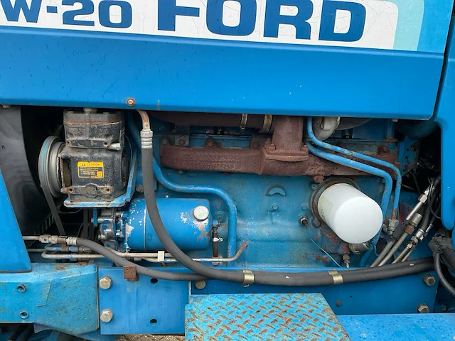 Ford tw-20 vierwielaangedreven landbouwtractor - afbeelding 28 van  28