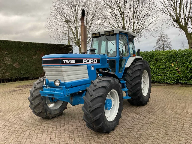 Ford tw-35 vierwielaangedreven landbouwtractor - afbeelding 1 van  30