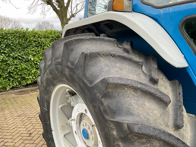 Ford tw-35 vierwielaangedreven landbouwtractor - afbeelding 19 van  30