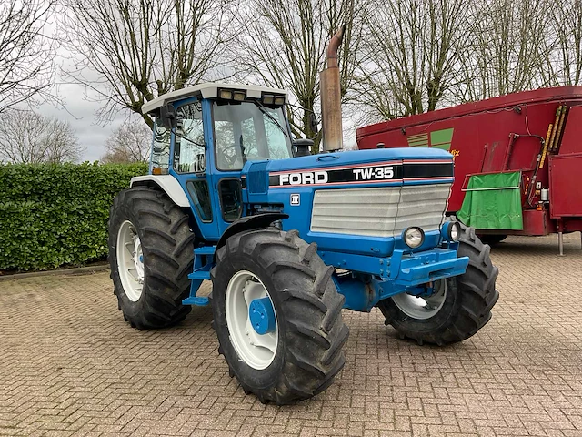 Ford tw-35 vierwielaangedreven landbouwtractor - afbeelding 12 van  30
