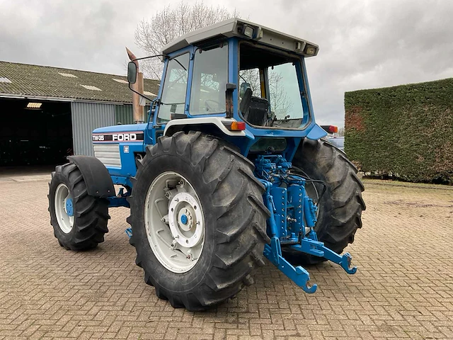Ford tw-35 vierwielaangedreven landbouwtractor - afbeelding 25 van  30