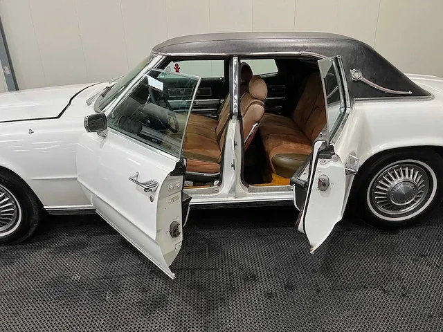 Ford usa - thunderbird v8 - suïcide doors -oldtimer -1969 - afbeelding 23 van  31