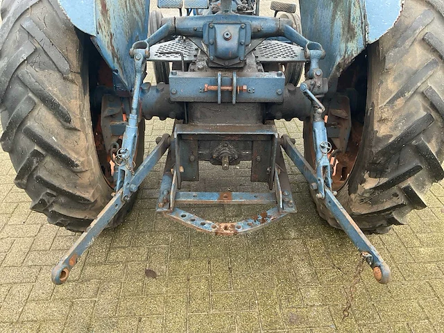 Fordson 2681 oldtimer tractor - afbeelding 6 van  16