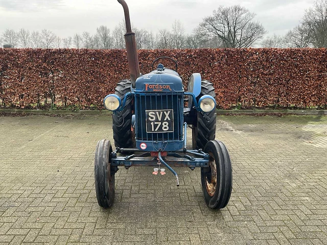 Fordson 2681 oldtimer tractor - afbeelding 9 van  16