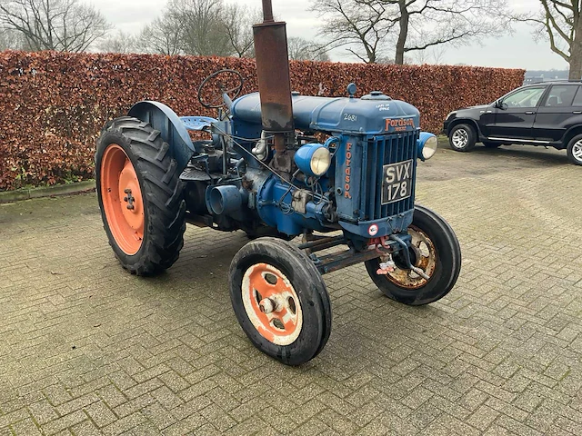 Fordson 2681 oldtimer tractor - afbeelding 10 van  16