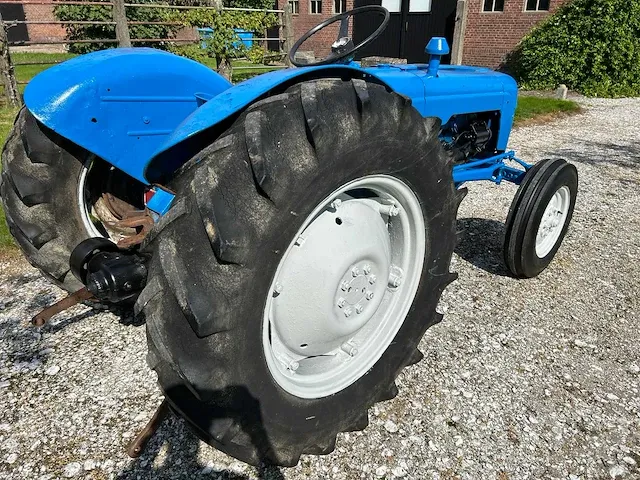 Fordson dexta oldtimer tractor - afbeelding 3 van  20