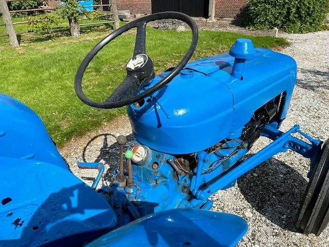 Fordson dexta oldtimer tractor - afbeelding 4 van  20