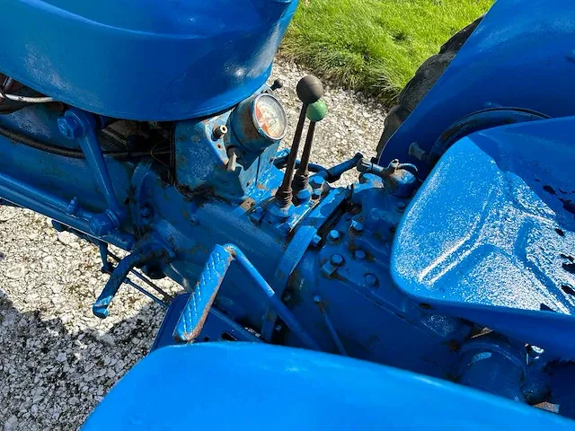 Fordson dexta oldtimer tractor - afbeelding 7 van  20