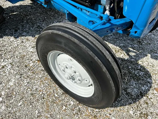 Fordson dexta oldtimer tractor - afbeelding 20 van  20