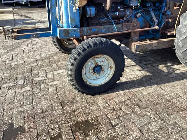 Fordson major oldtimer tractor - afbeelding 23 van  24