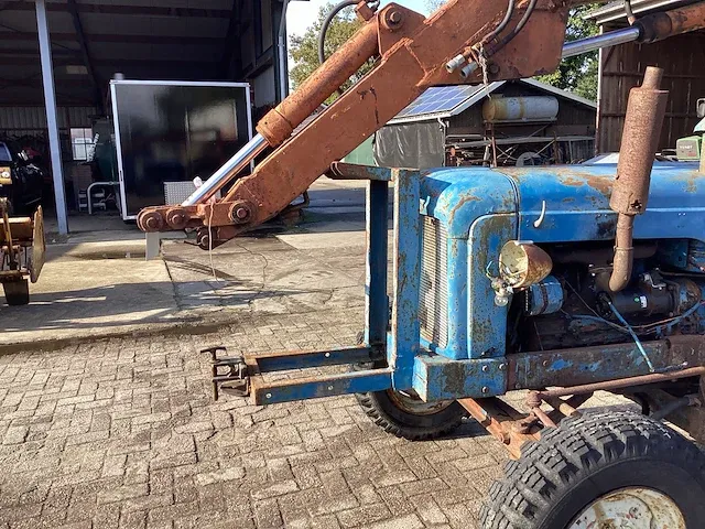 Fordson major oldtimer tractor - afbeelding 24 van  24